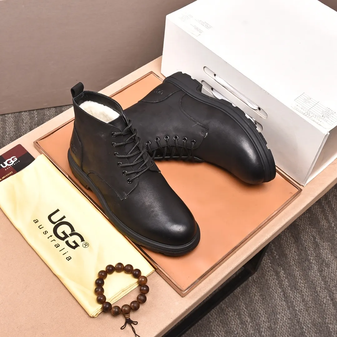 Men's shoes 💰640 (full genuine wool lining, 10% off for fake ones) Please pay attention to the quality of the original item and compare the thickness of the wool 🏮🏮 Popular UGG men's shoes from Australia's warm luxury brand, the official website is synchronized, Beckham men's style..., made of imported first-layer waxed cowhide, waxed toe cap, Australian real wool velvet lining Carefully sewn...Imported rubber Martin boots outsole (comfortable, soft and wear-resistant). I really like the quality..Exquisite workmanship. You can't put it down at first sight. Size 39-44